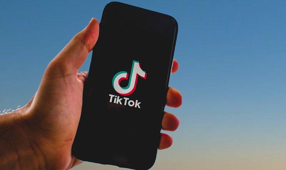Современная мода: TikTok, агендерность и 3D-принтеры
